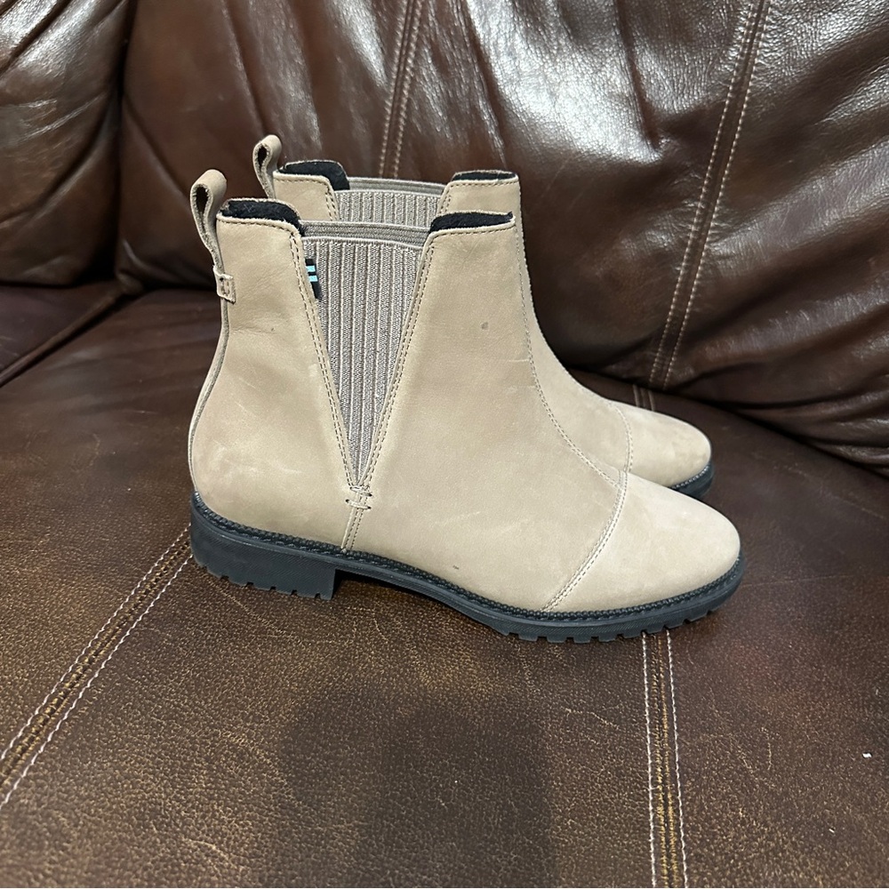 TOMS Cleo Round Toe Pull On Booties Womens Brown Casual Boots 10015830‎ Sz 7